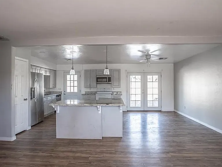 1233 S Hardy Dr — Photo 15