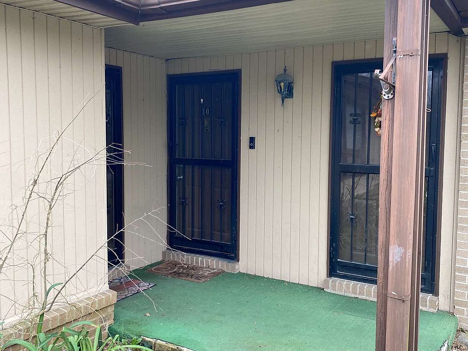 1st image of 102 E 2nd Ave #1