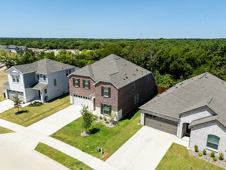 1209 Misty Brook Dr — Photo 2
