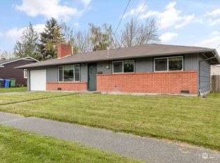 124 SW 8th Ave, Oak Harbor, WA 98277