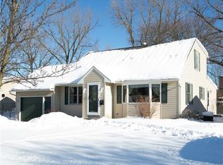 204 Valley Rd, Liverpool, NY 13088