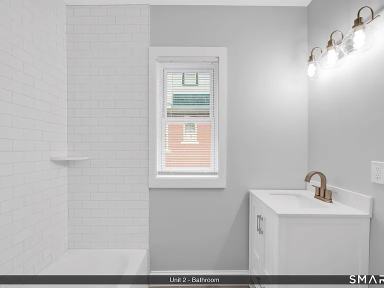 144 Madison St #2 — Photo 6