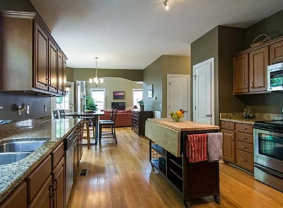 4th image of 7032 Still Spring Hollow Dr