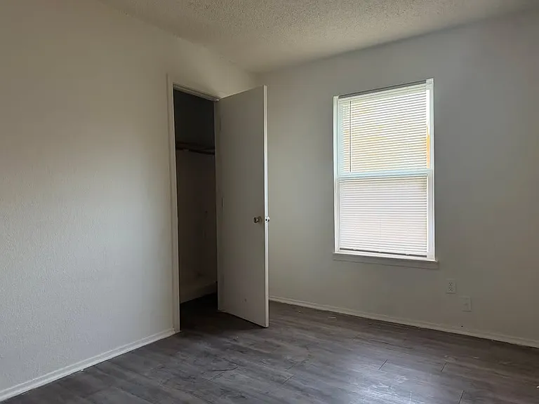 704 Bryan St #A — Photo 7