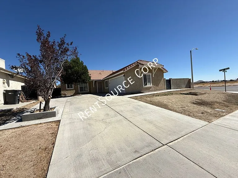 2501 Summerchase Ave — Photo 1