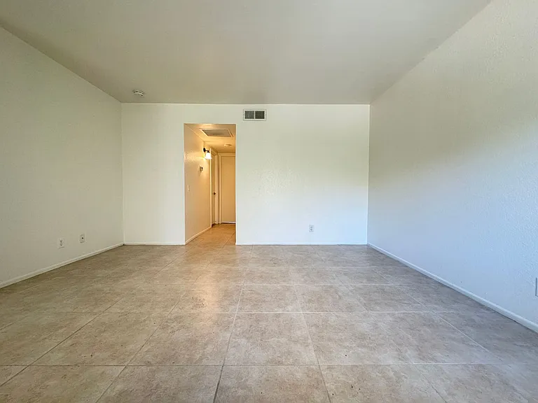 473 Bradshaw Ln — Photo 8