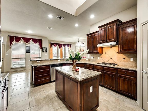 5th image of 3011 Belmont Ct