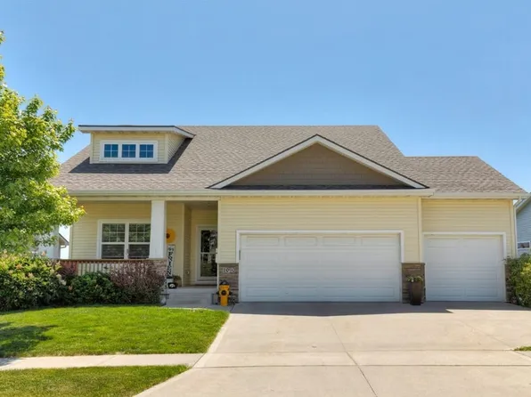 1090 Juniper Dr, Carlisle, IA 50047