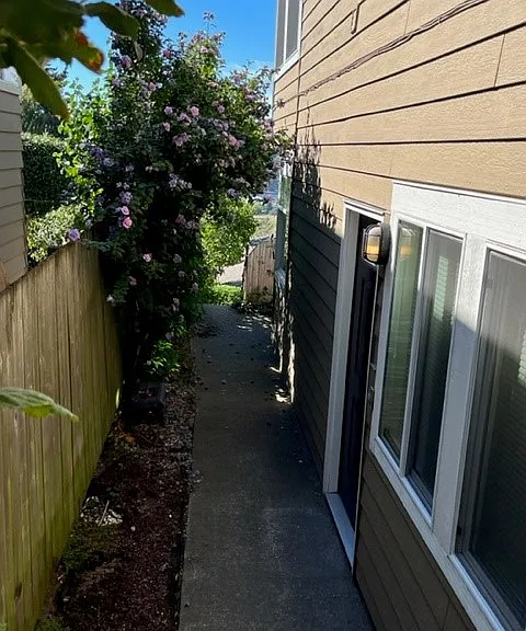 2537 13th Ave W #B — Photo 11