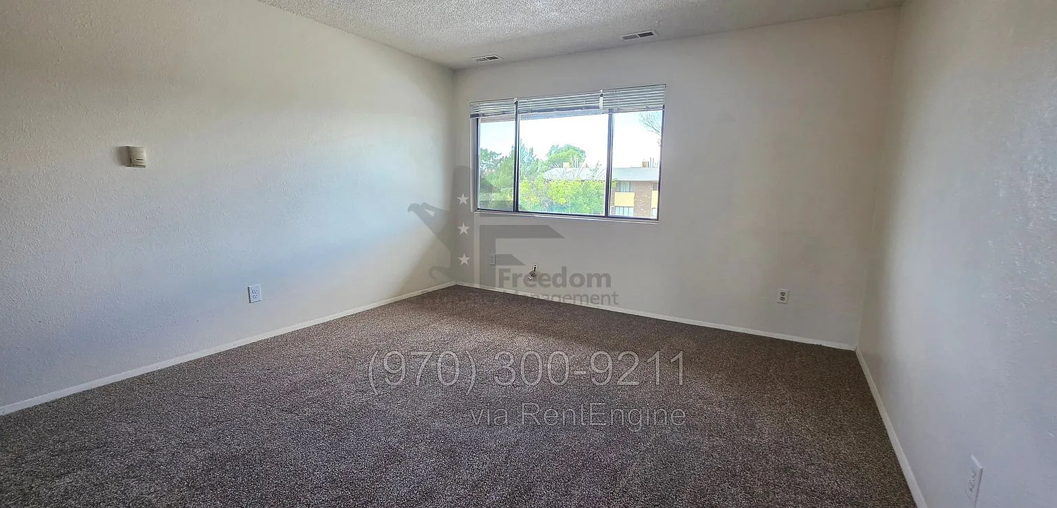 2 bed, 1.0 bath, $1,080 — Photo 4
