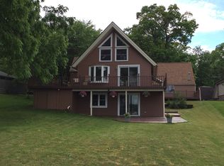 13177 Torrey Rd, Fenton, MI 48430