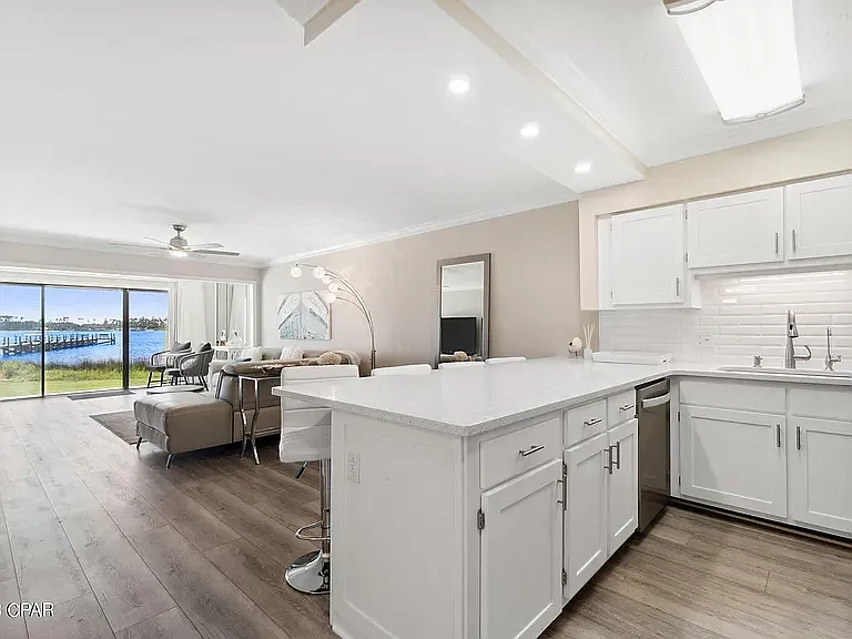 1 bed, 900 sqft, $2,900 — Photo 2