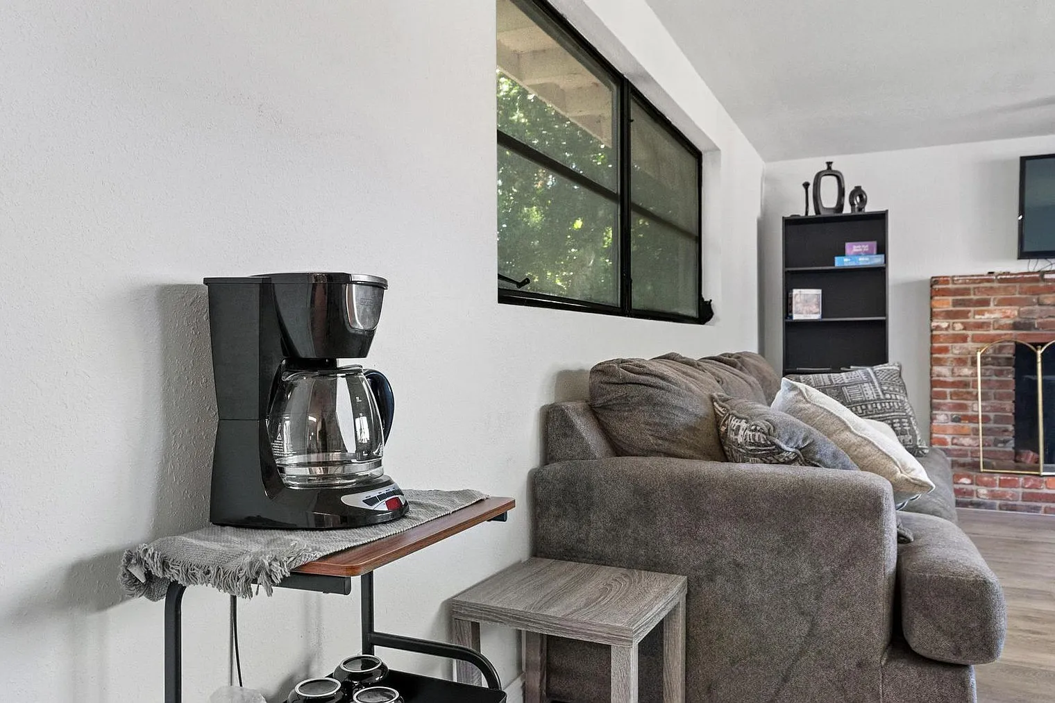 3 bed, 2.0 bath, 1722 sqft, $2,962 — Photo 3