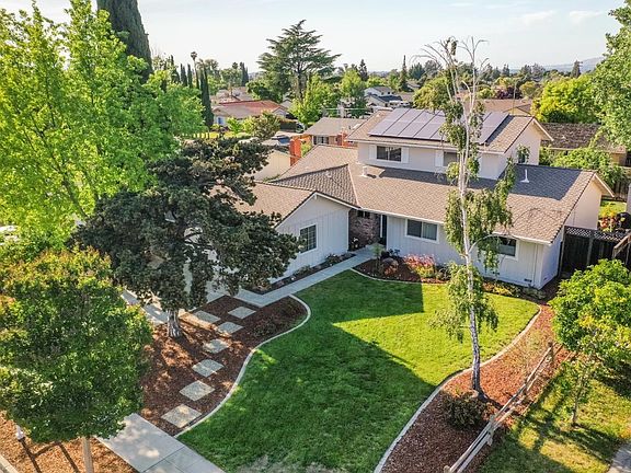 4th image of 2715 Peartree Ln