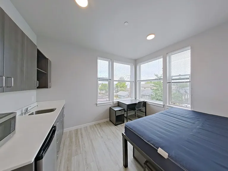 Ferry Street Flats - Modern Studios and Lofted units right by campus! — Photo 23
