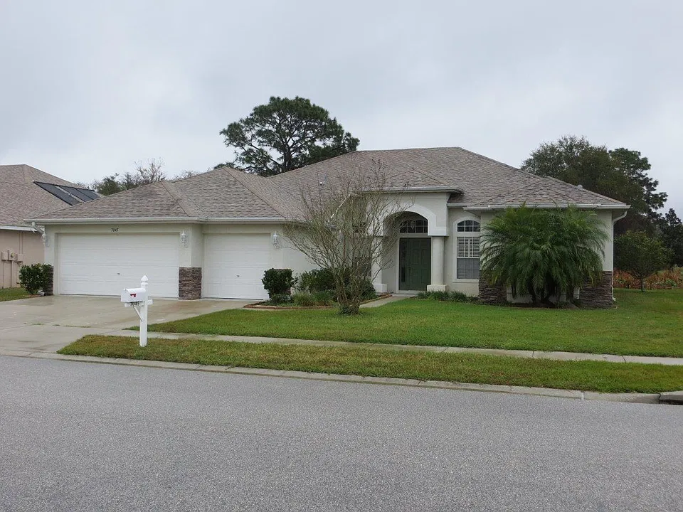 7045 Frascati Loop