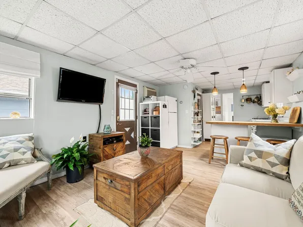 83 Acorn Road, Hampton, NH 03842