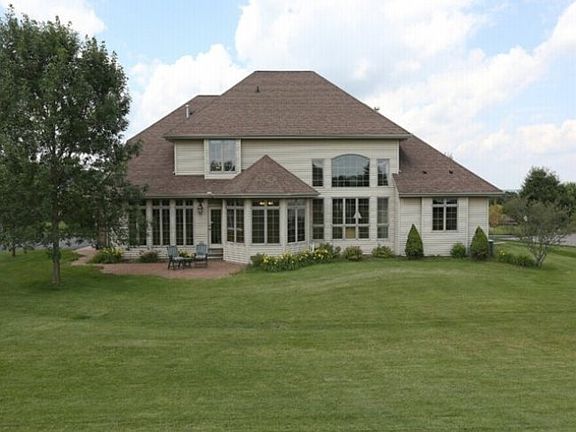 3rd image of 4031 Stoneridge Dr