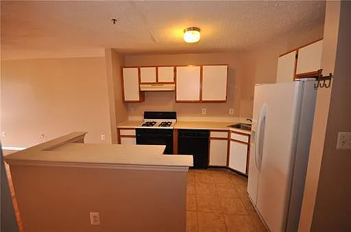 15 Prestwick Way — Photo 2