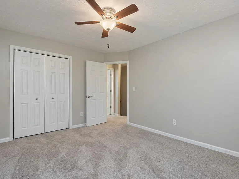1560 Pheasants Glen Dr — Photo 23