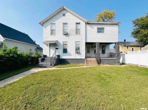 708 7th Ave S, Clinton, IA 52732