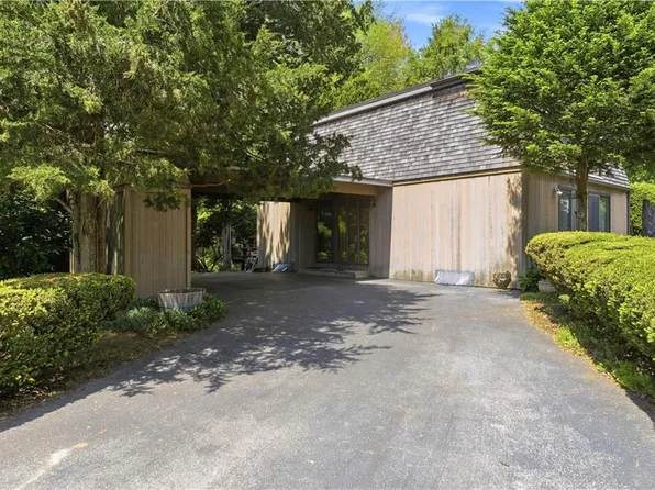 10 What Cheer Rd, Narragansett, RI 02882