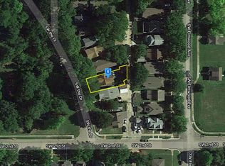 110 SW The Dr, Topeka, KS 66606