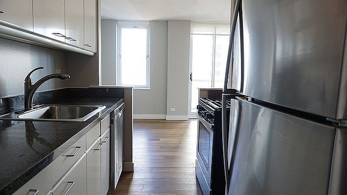 1st image of 560 W 43rd St APT 21k