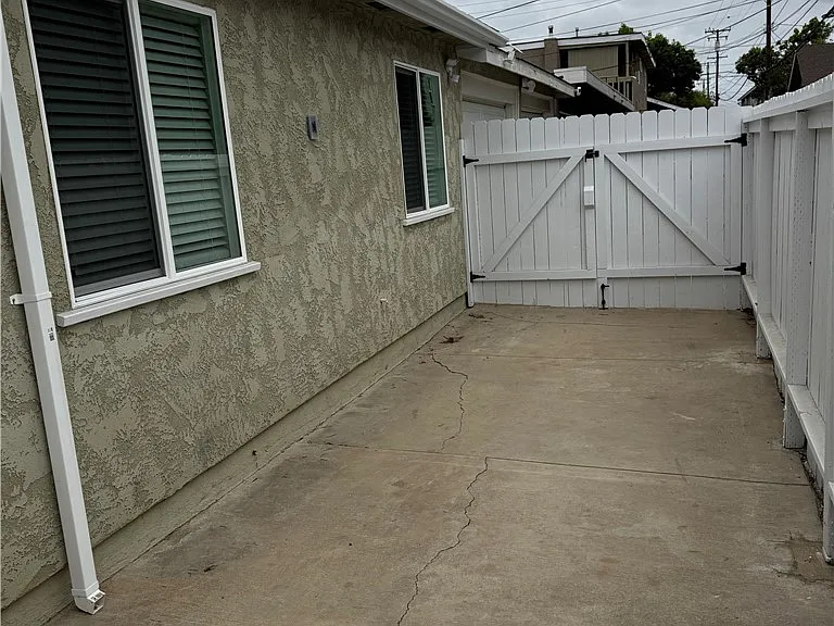 334 A Orizaba Ave — Photo 8
