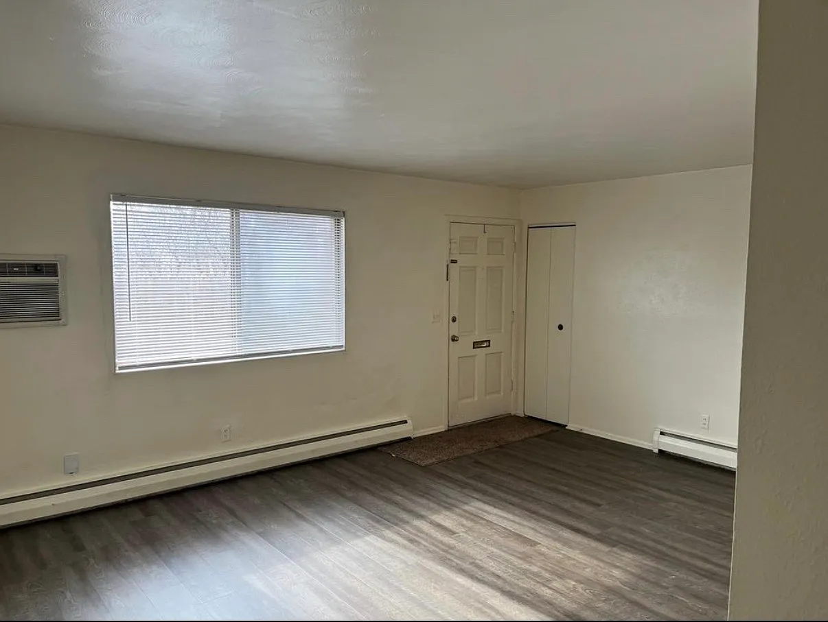 3220 Dorian Ct — Photo 3