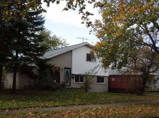 4452 Hayes St, Wayne, MI 48184