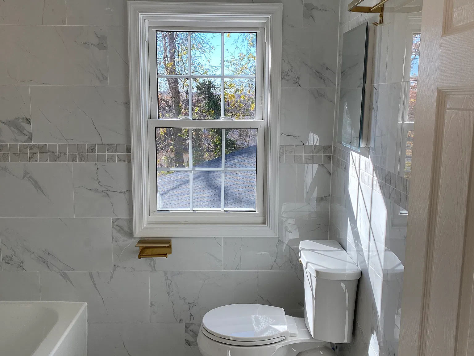 5 bed, 5.5 bath, 3200 sqft, $5,800 — Photo 4