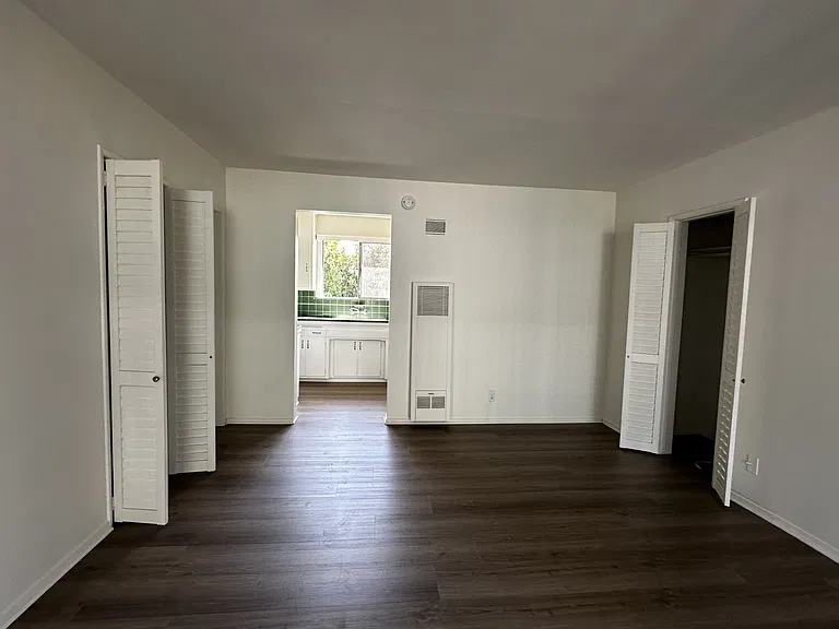 10250 W Camarillo St #15 — Photo 6