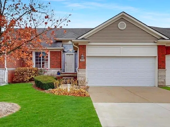 49220 Village Pointe Dr, Shelby Township, MI 48315