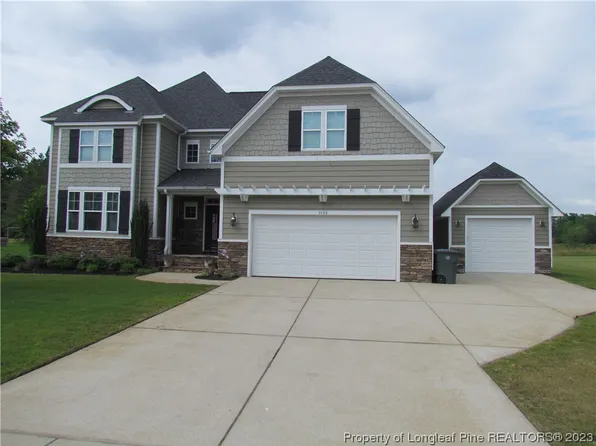 3900 Chadbourne Dr, Fayetteville, NC 28312