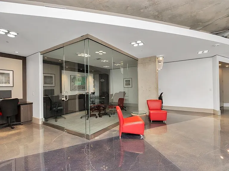 1901 Post Oak Blvd #3304 — Photo 20