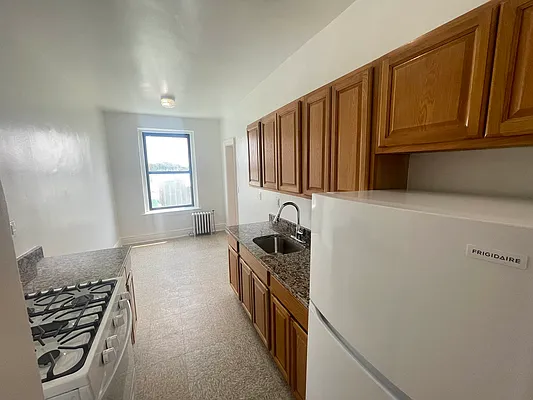 Rented by Bruma Realty LLC | media 7