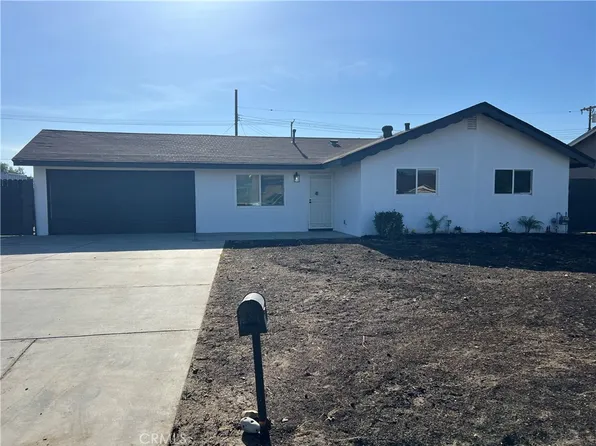 10807 Dumond Dr, Bloomington, CA 92316