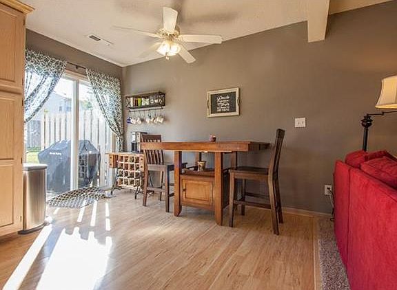 4th image of 1345 SE Lexington Ave #137B