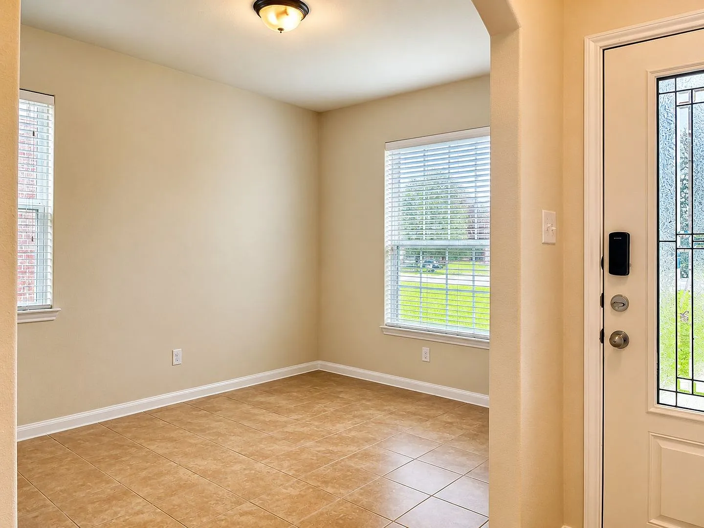 For Lease Move-In Special APPLY by 07/31 | 3 Bed, 2 Bath | 1,604 Sq Ft | Chase Run Community | — Photo 4