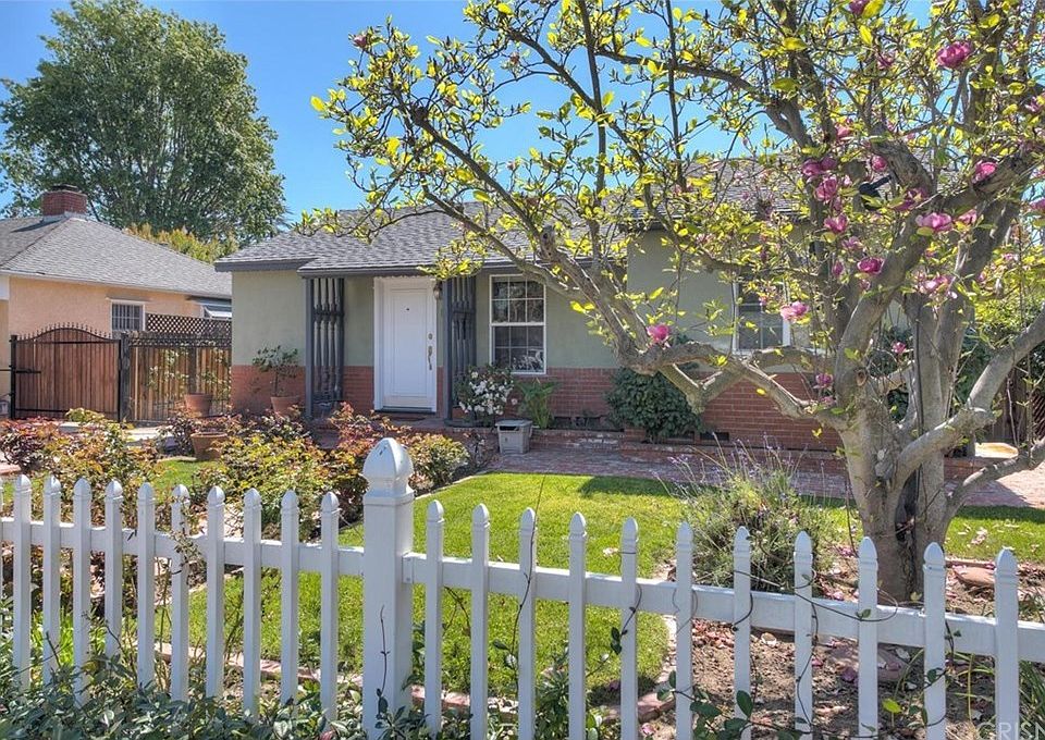 12318 Huston St. Valley Village Welcome