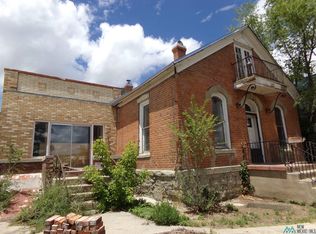 112 S 5th St, Raton, NM 87740