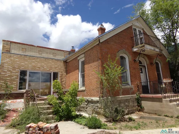 112 S 5th St, Raton, NM 87740
