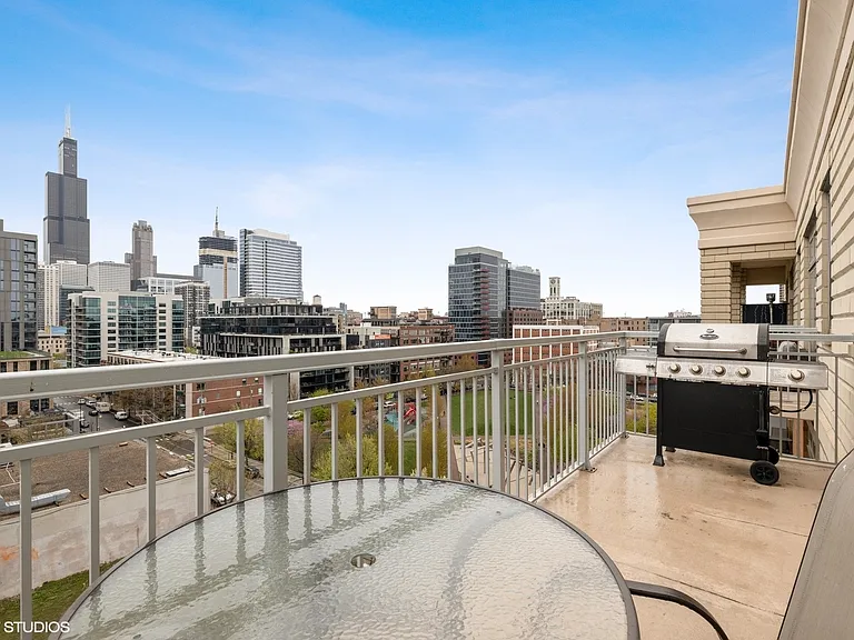 950 W Monroe St #901 — Photo 19