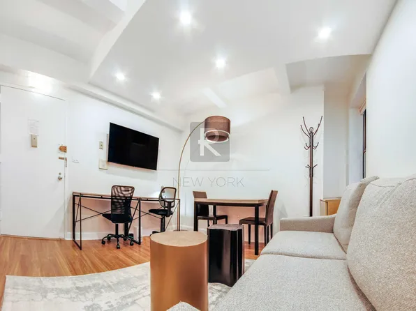 150 West 51st Street 1412 image 1 of 7