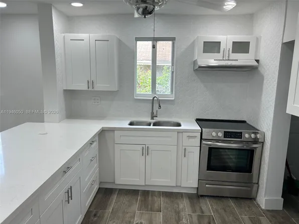 261 NW 49th St, Miami, FL