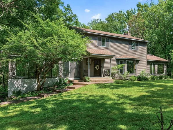 22 Eagle Ridge Rd, North Oaks, MN 55127