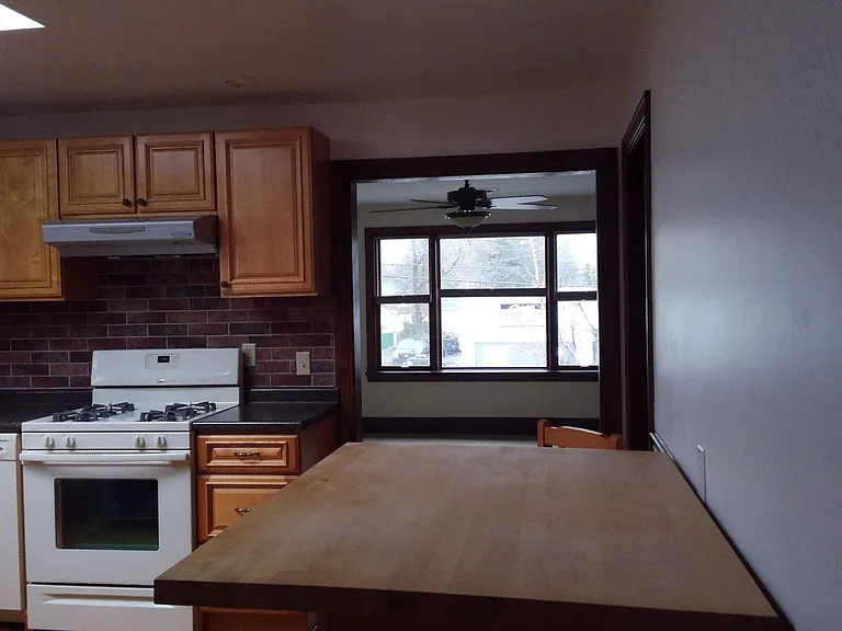 5250 Broadway St #UPPER — Photo 12