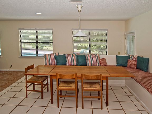 Breakfast room
