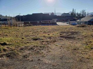 581 Spur St, Weed, CA 96094